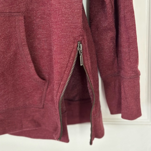 sweater - Picture 3 of 5